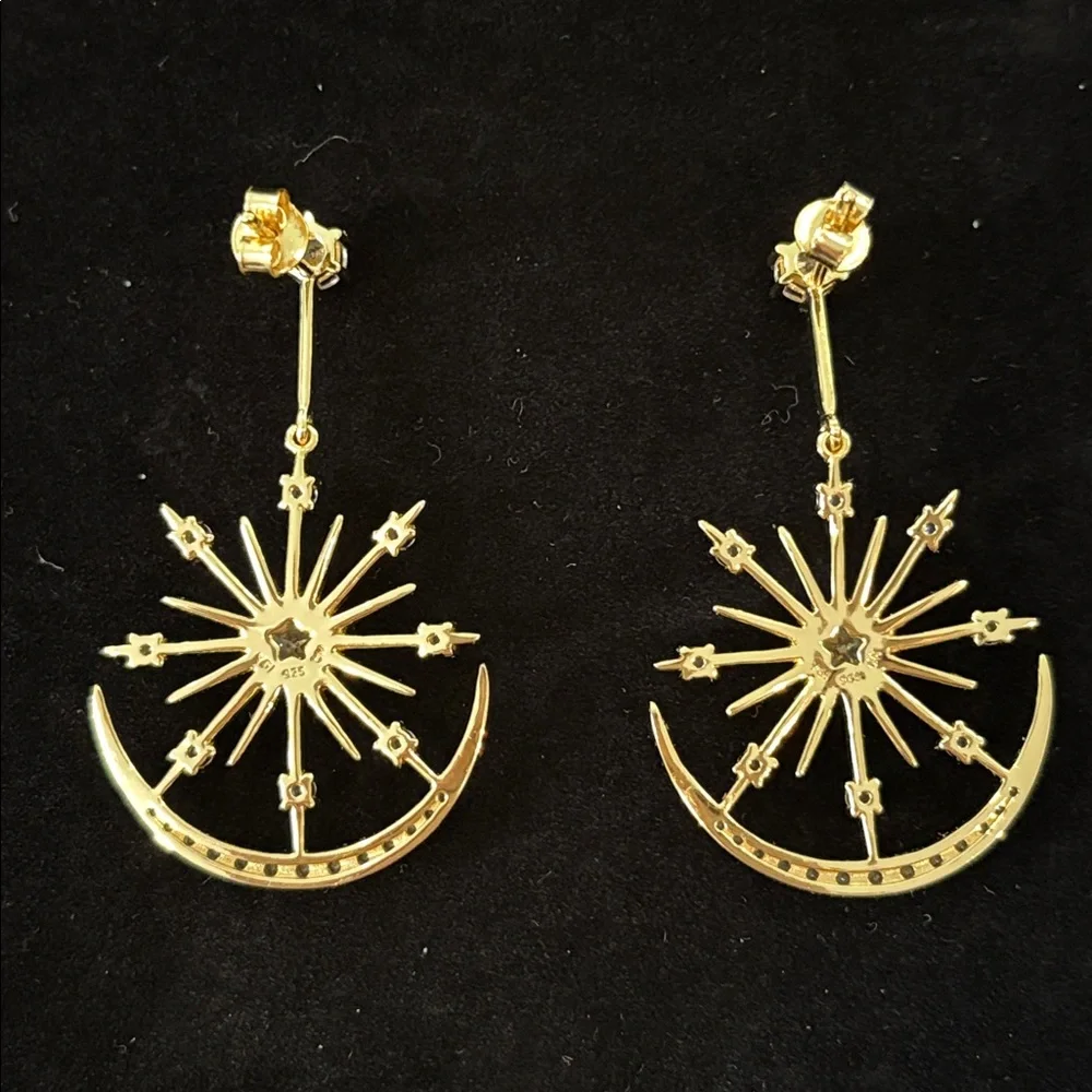 Beautiful CZ 14K Gold Plated Statement Dangle Earrings - Picture 8 of 9
